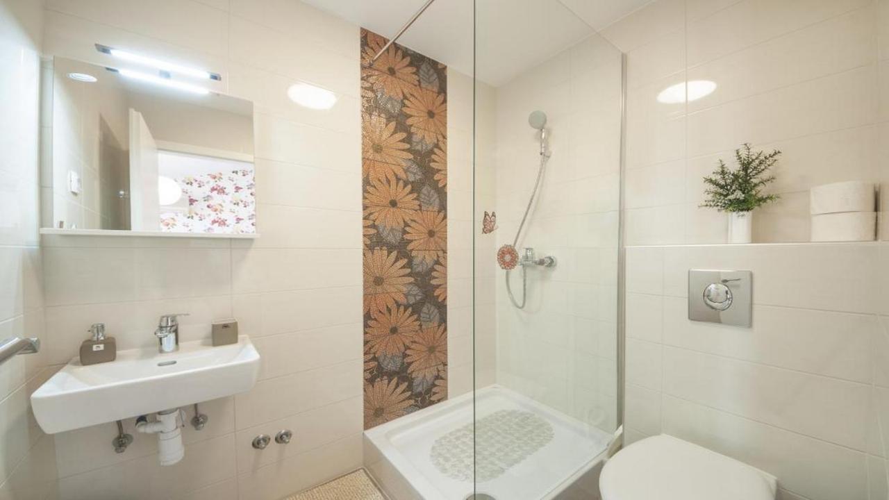 Apartments Angela Baška Voda Zewnętrze zdjęcie