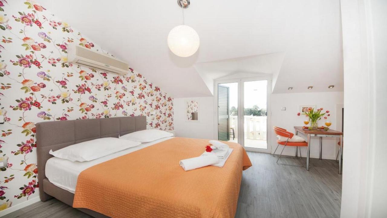 Apartments Angela Baška Voda Zewnętrze zdjęcie