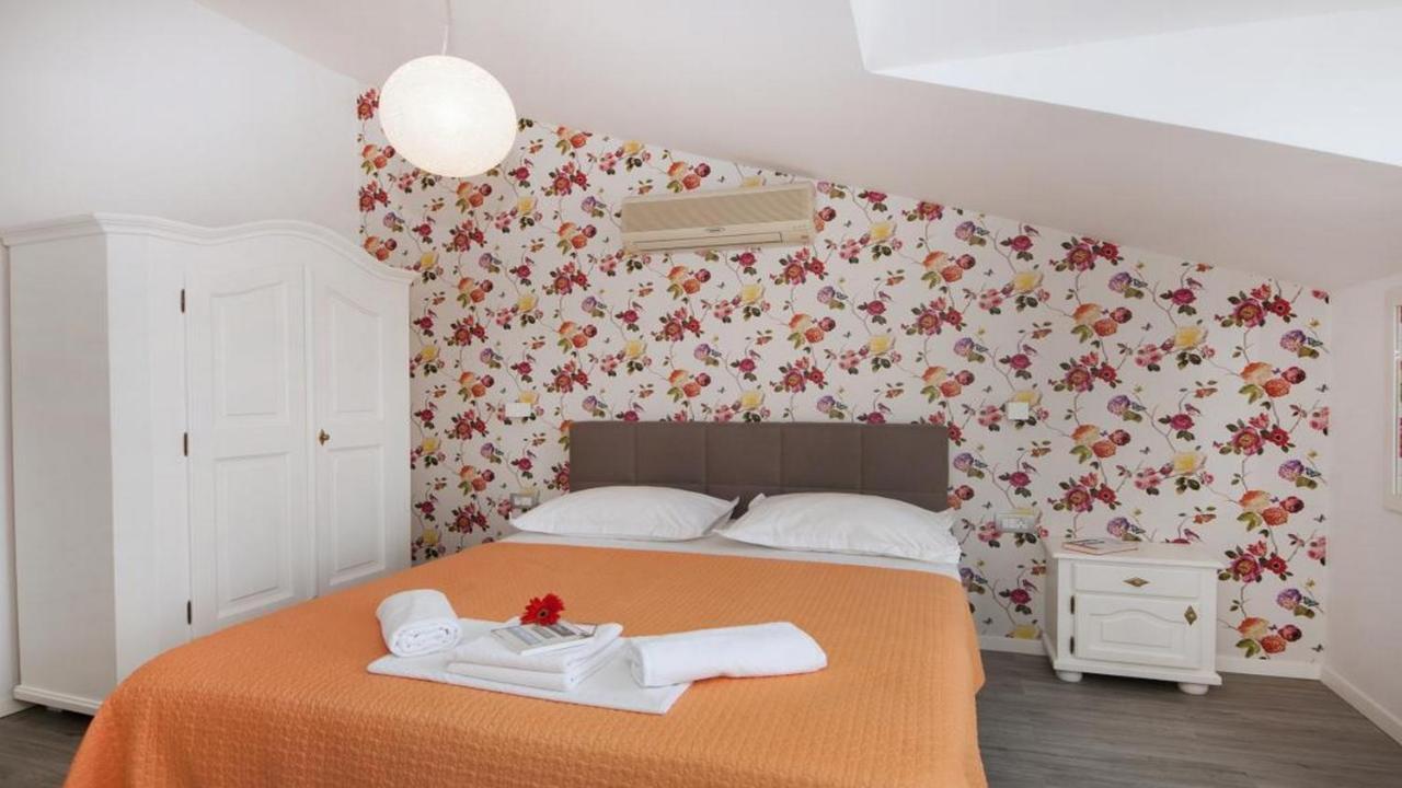 Apartments Angela Baška Voda Zewnętrze zdjęcie