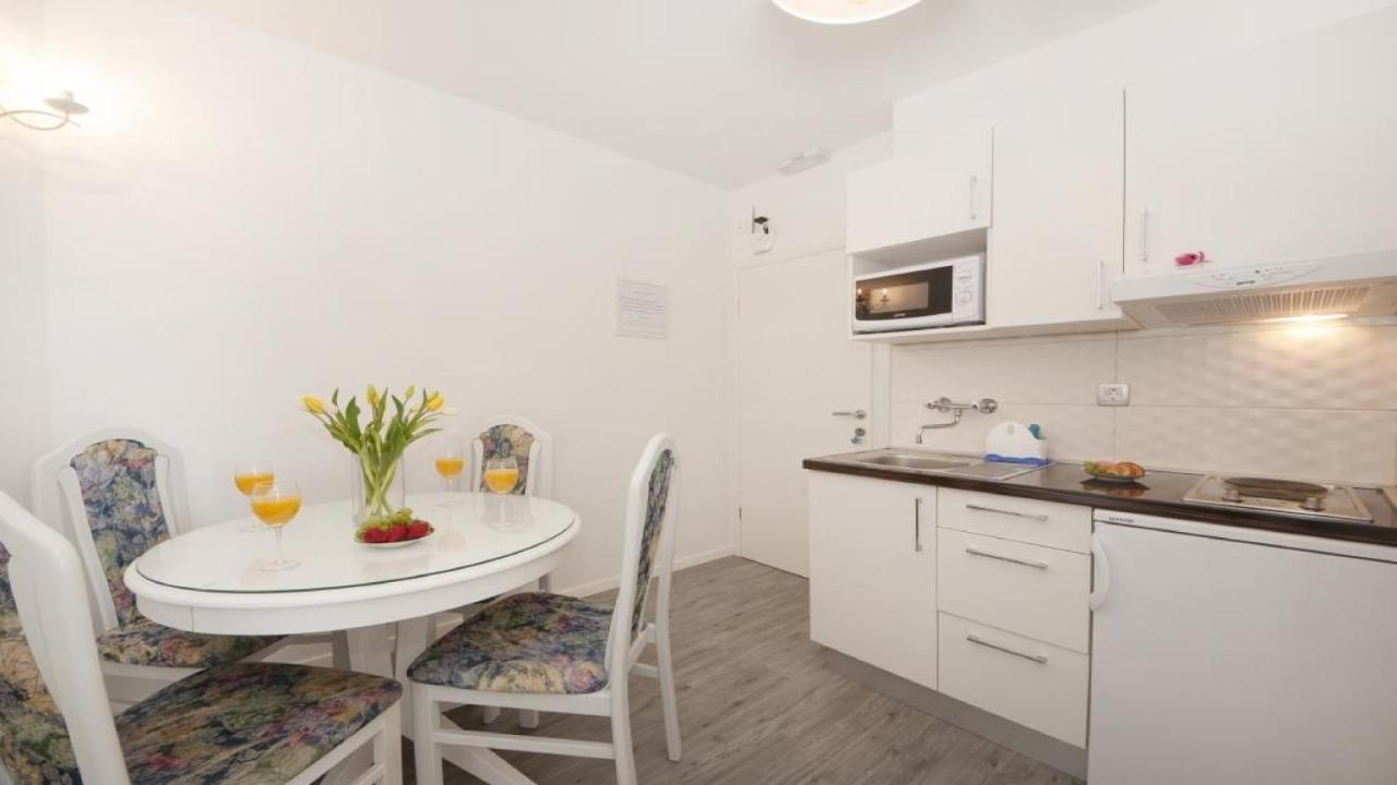 Apartments Angela Baška Voda Zewnętrze zdjęcie